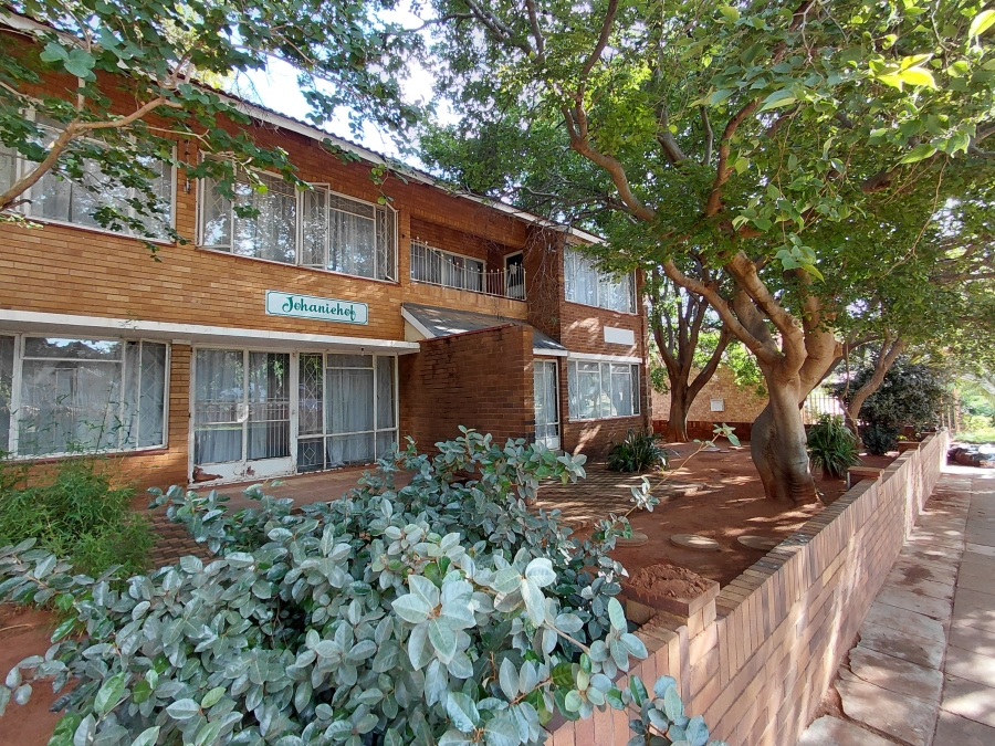 To Let 1 Bedroom Property for Rent in Adamayview North West